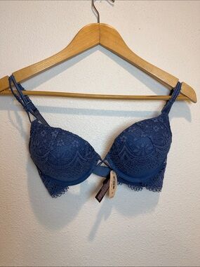 Victoria’s Secret New With Tags Bombshell Plunge Lace Bra - Navy Blue Size 34B